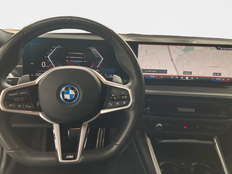 BMW 330 M Sport Pro — photo 13