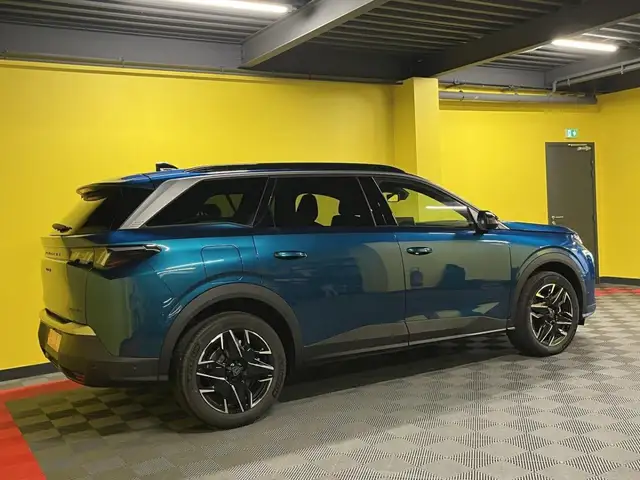 Peugeot 5008 view 10