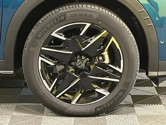 Peugeot 5008 view 4