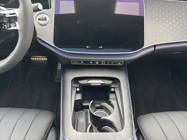 Mercedes-Benz E-Class view 11