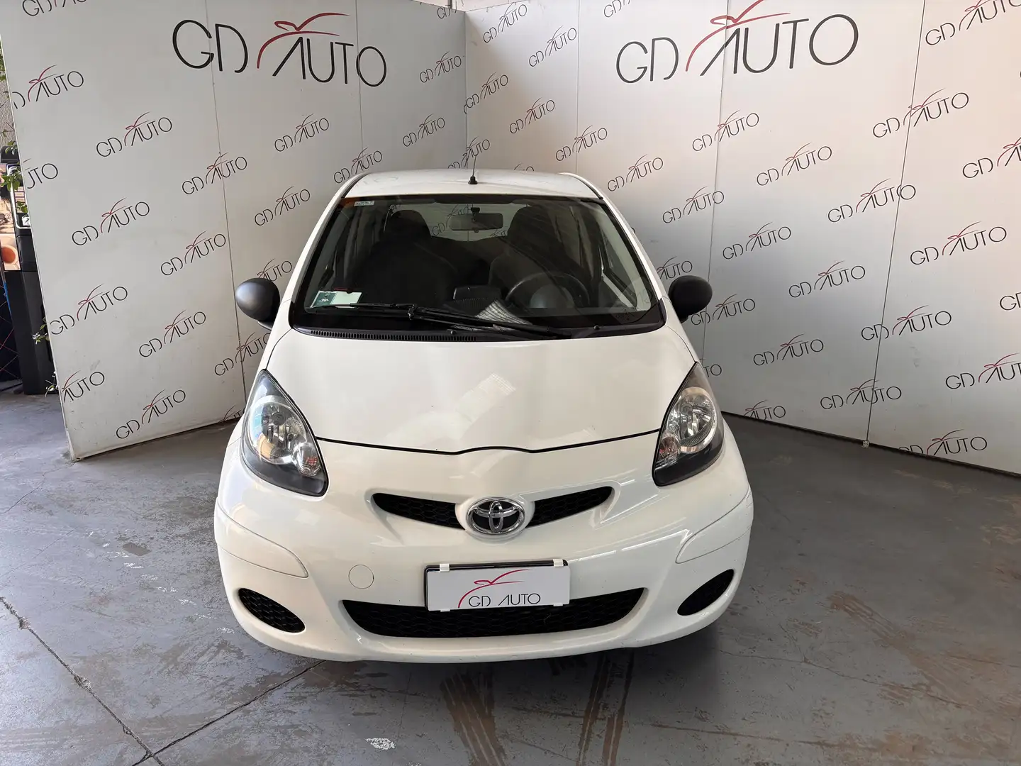 Toyota Aygo Aygo I 2005 3p 1.0 Now Connect Blanc - 2