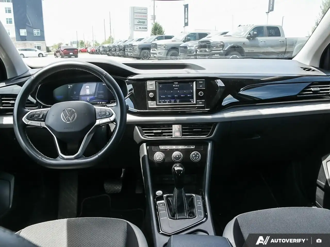 Volkswagen Taos снимка Volkswagen Taos