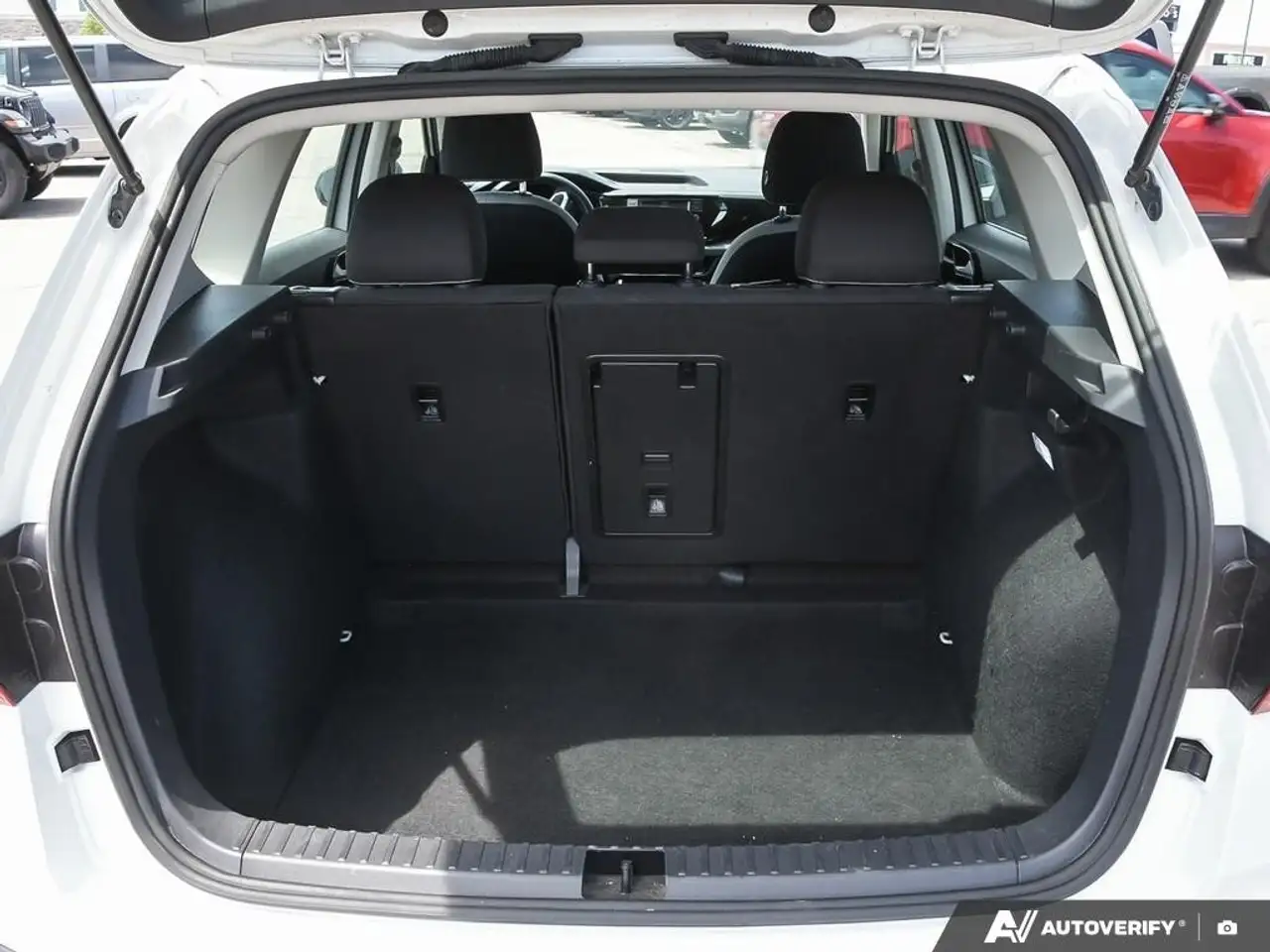 Volkswagen Taos снимка Volkswagen Taos