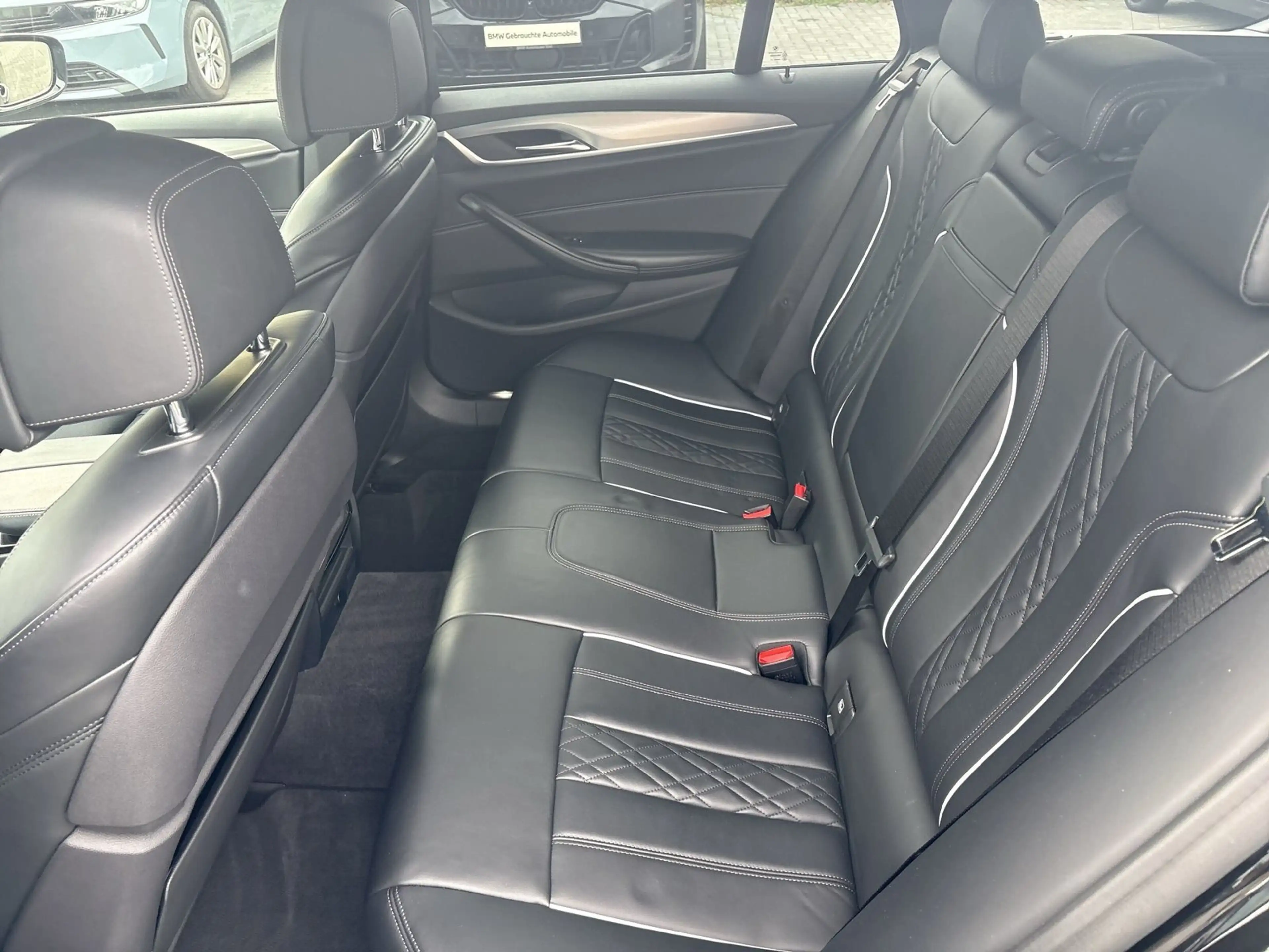 BMW 530 d xDrive Touring M Sport AHK HUD Standhzg NUR GEWE — photo 12
