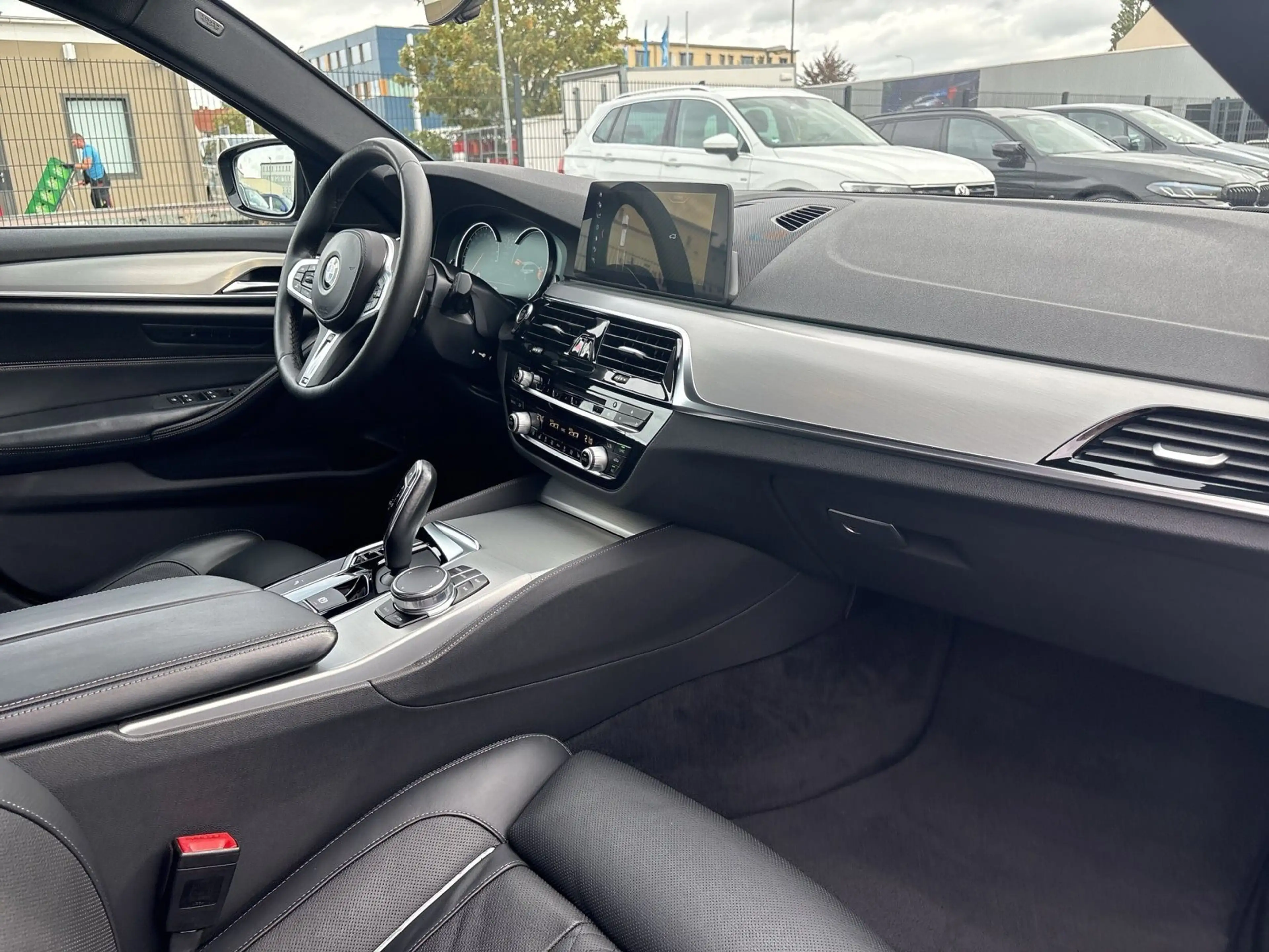 BMW 530 d xDrive Touring M Sport AHK HUD Standhzg NUR GEWE — photo 11