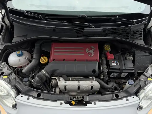 Abarth 500C view 26