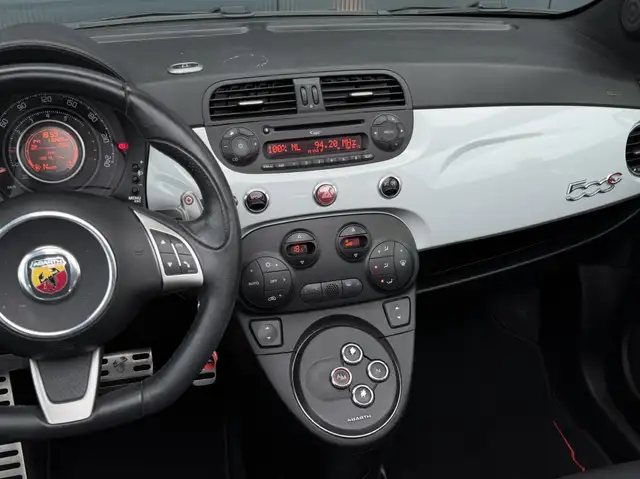 Abarth 500C view 21