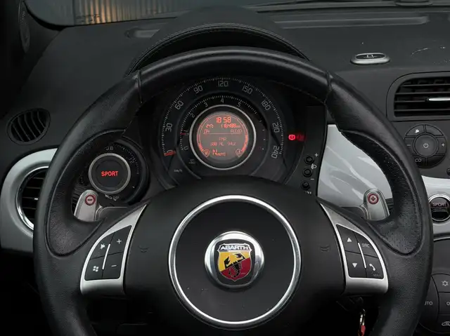 Abarth 500C view 23
