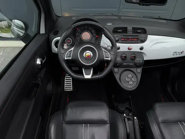 Abarth 500C view 20