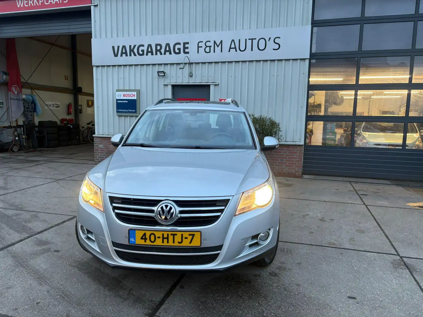 Volkswagen Tiguan 1.4 TSI Comfort&Design Airco, trekhaak, pano, navi Grau - 2