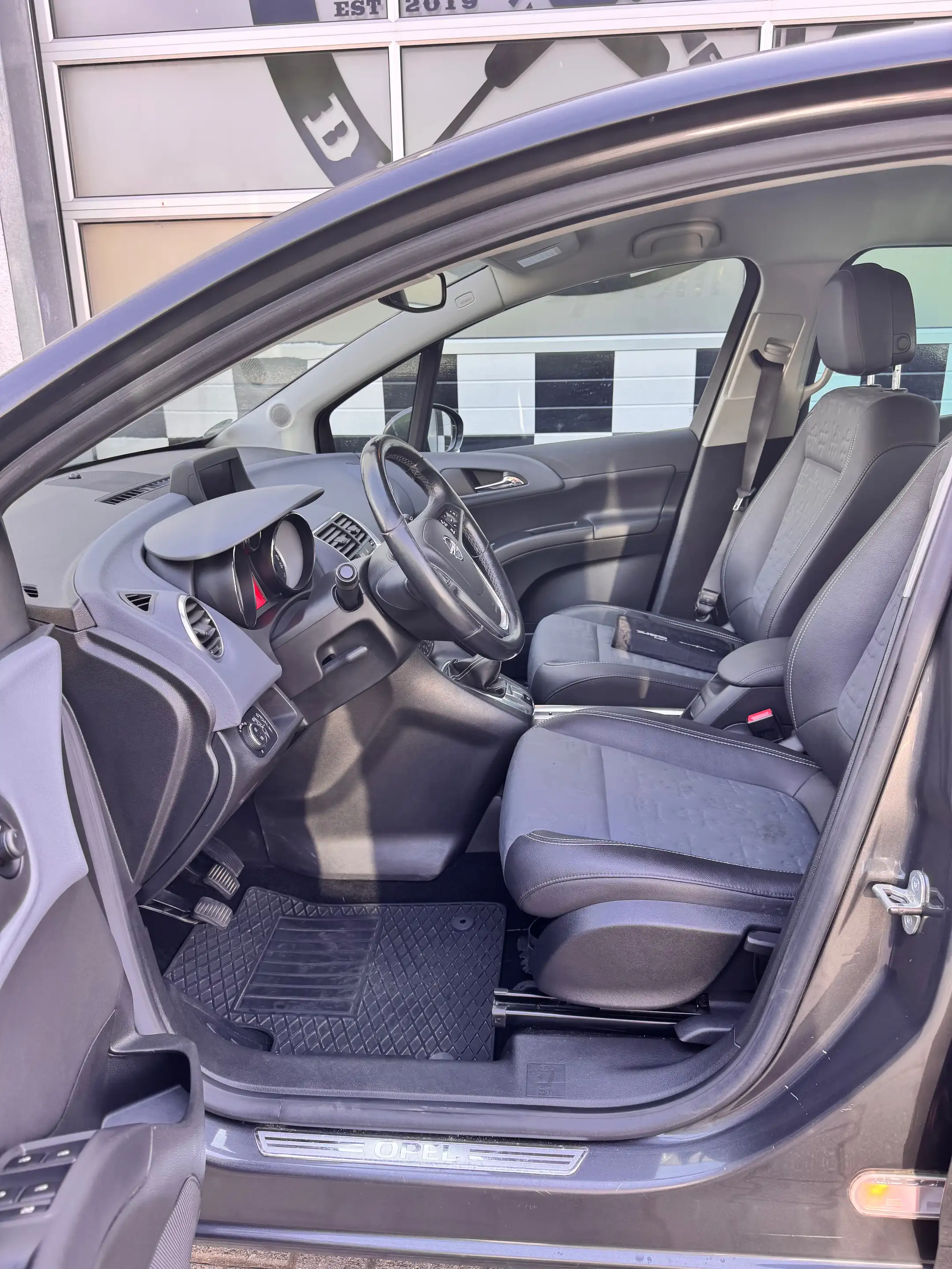 Opel Meriva Innovation — photo 8