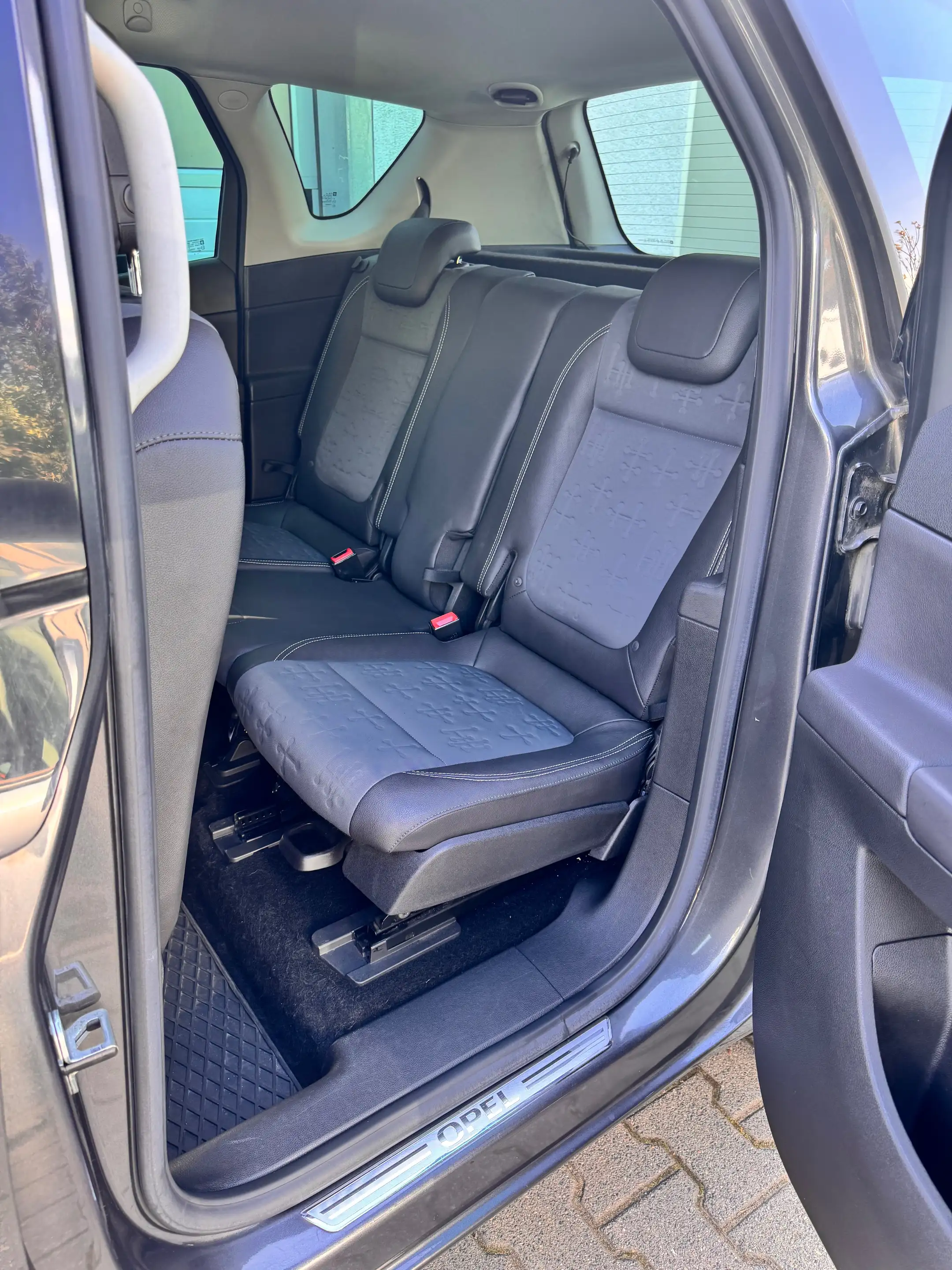 Opel Meriva Innovation — photo 11
