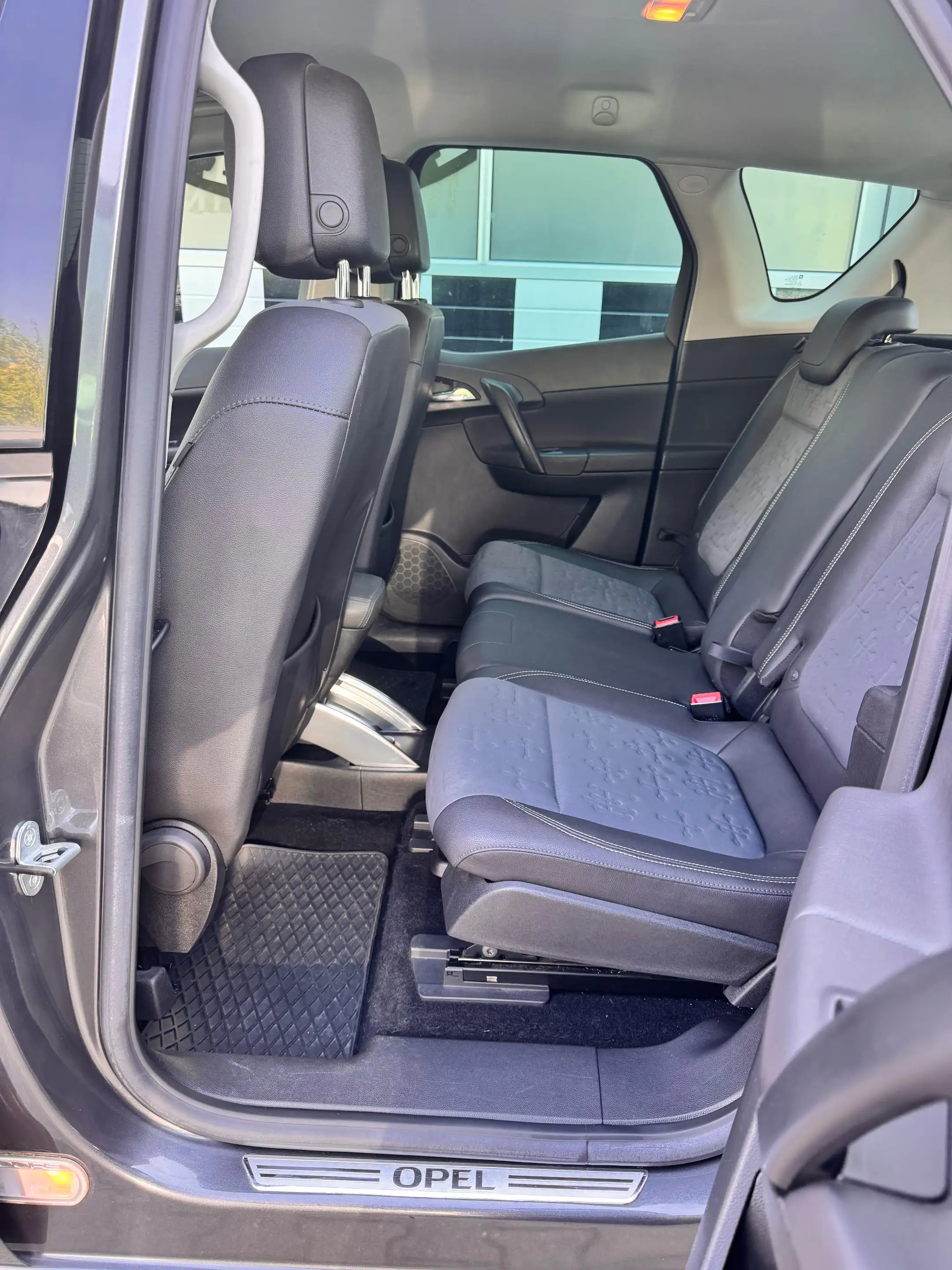 Opel Meriva Innovation — photo 10