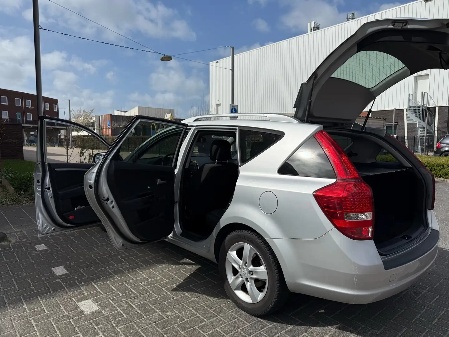 Kia Ceed / cee'd 1.4 CVVT Attract - 1