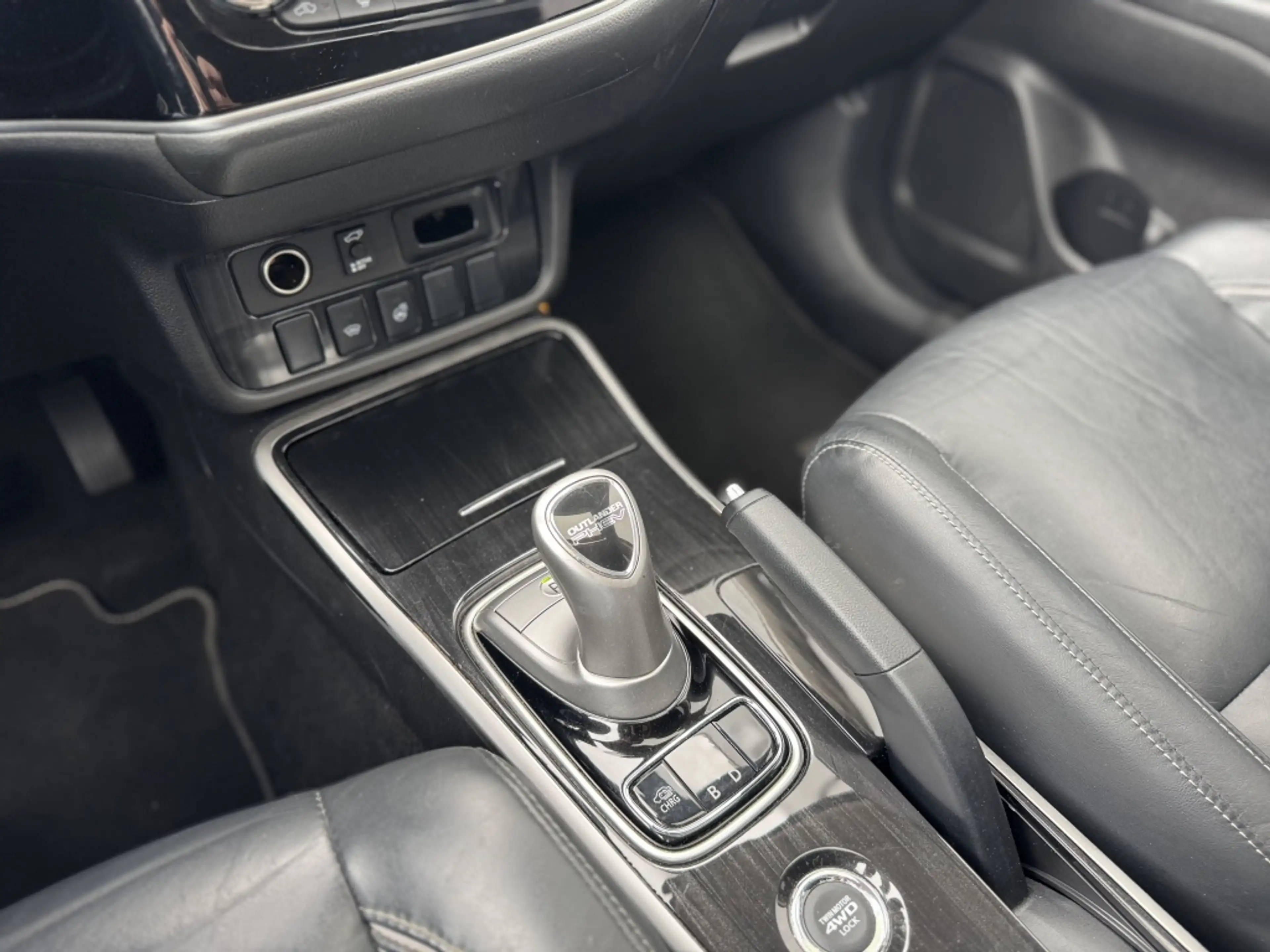Mitsubishi Outlander Automaat | Trekhaak | 2.0 PHEV Instyle+ — photo 18