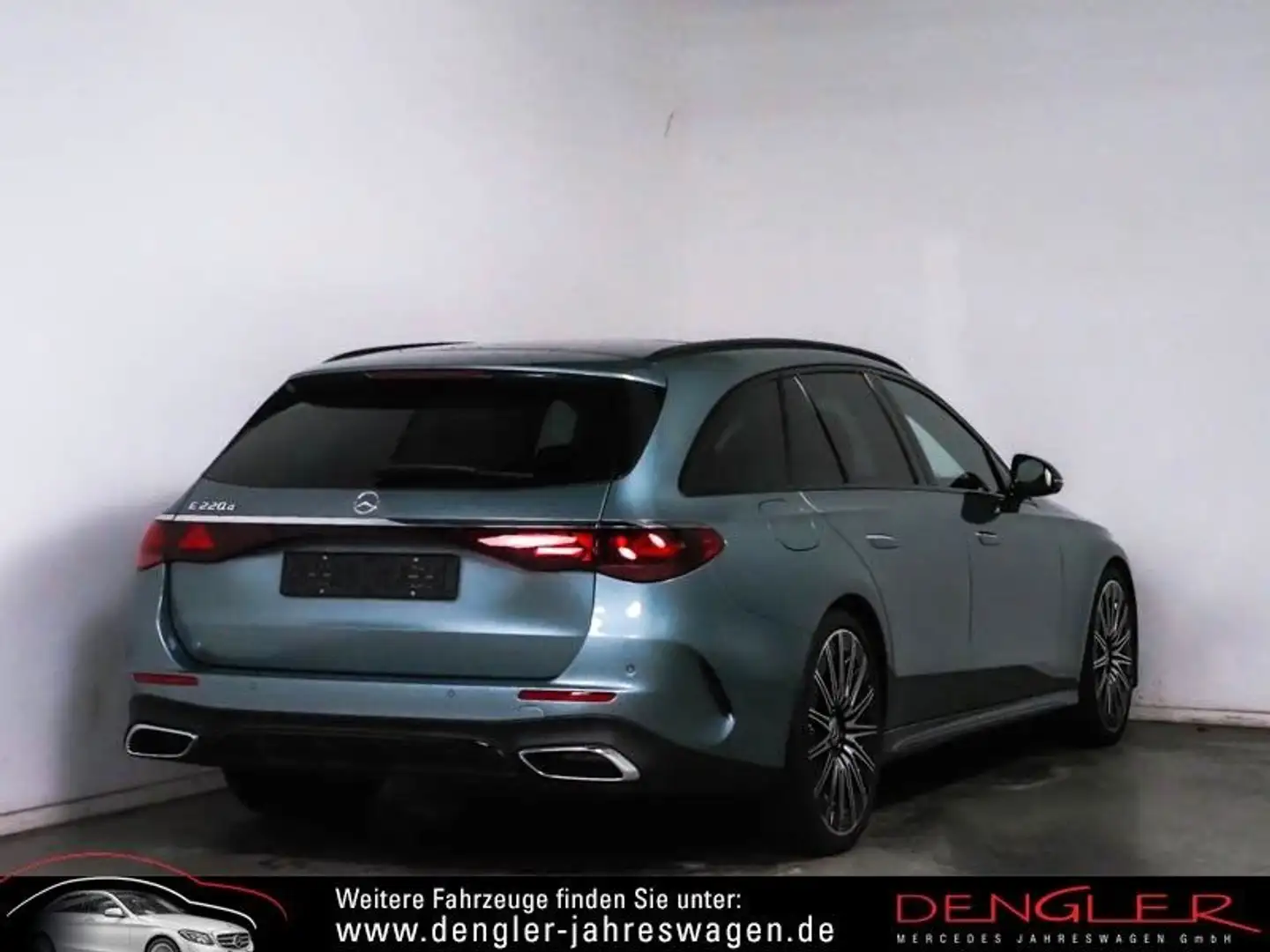 Mercedes-Benz E 220 T d PANO*AHK*DIGI*360*21Z AMG Line Adv. + Silber - 2