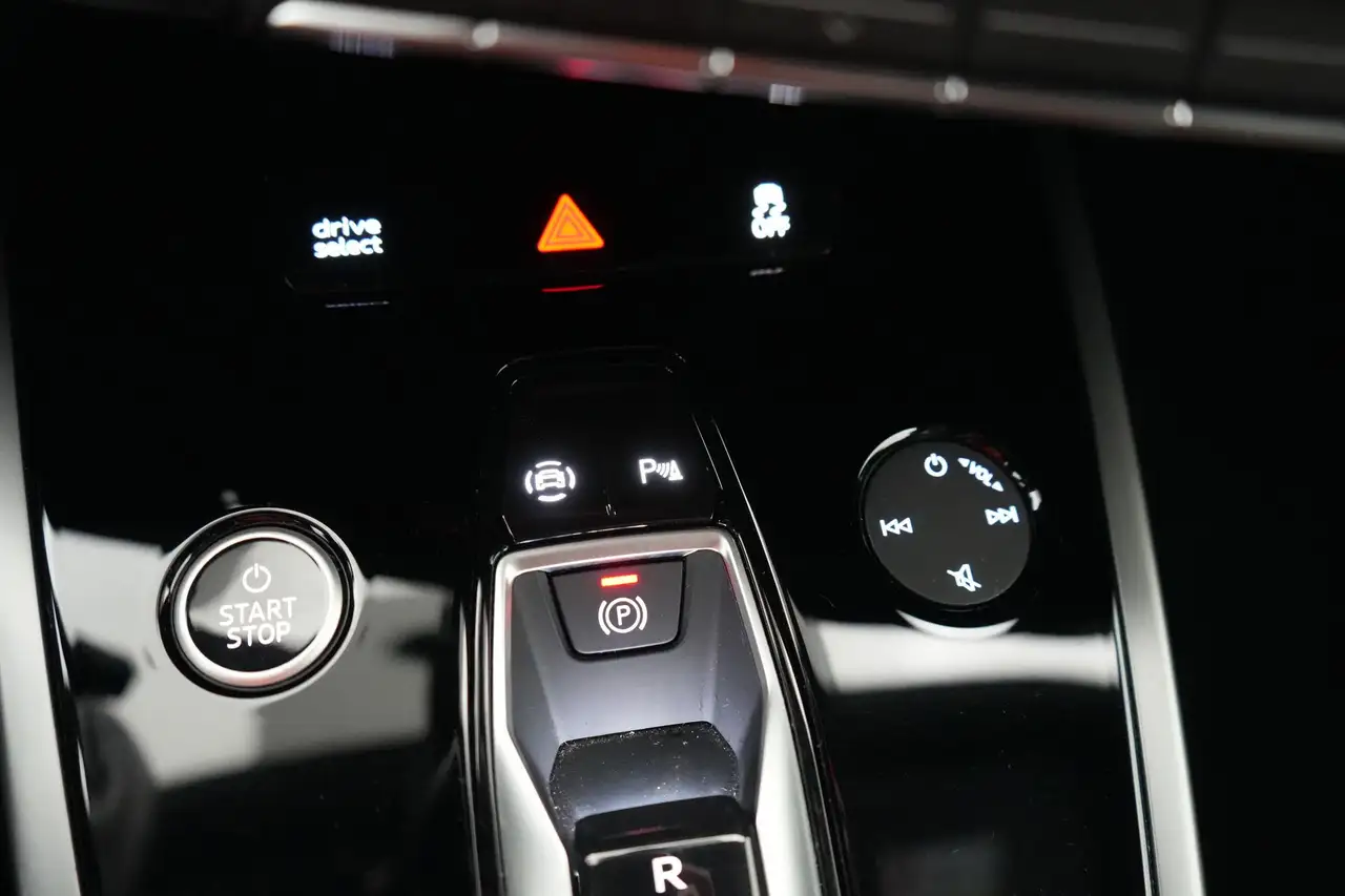 Audi Q4 55 kWh 35 Advanced Business+ LED GPS PDC Verw., миниатюра 28