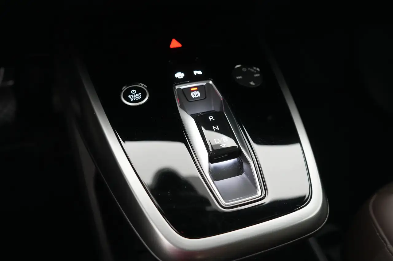 Audi Q4 55 kWh 35 Advanced Business+ LED GPS PDC Verw., миниатюра 16