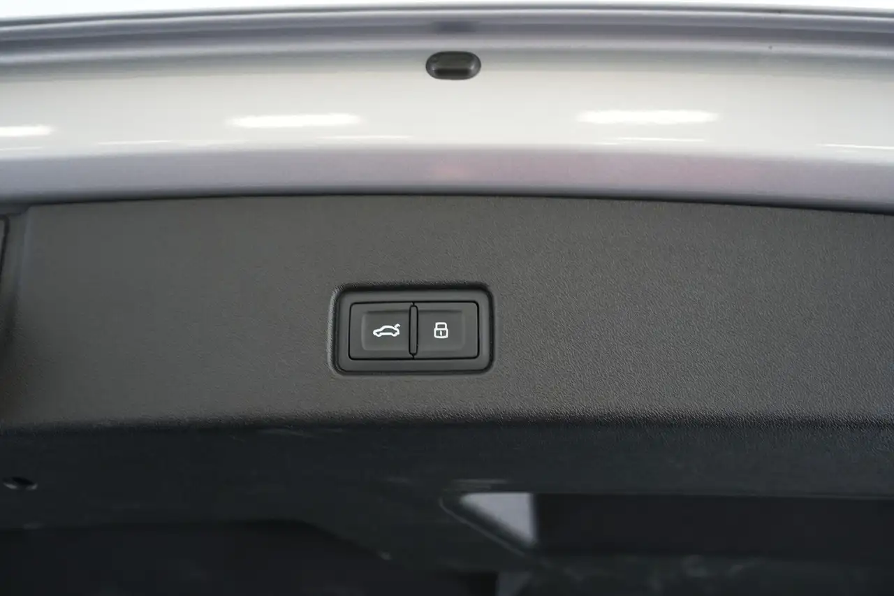 Audi Q4 55 kWh 35 Advanced Business+ LED GPS PDC Verw., миниатюра 22
