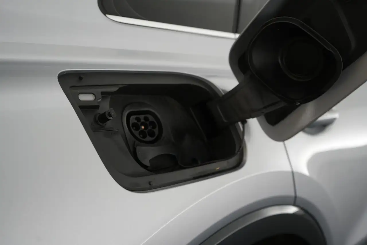 Audi Q4 55 kWh 35 Advanced Business+ LED GPS PDC Verw., миниатюра 24