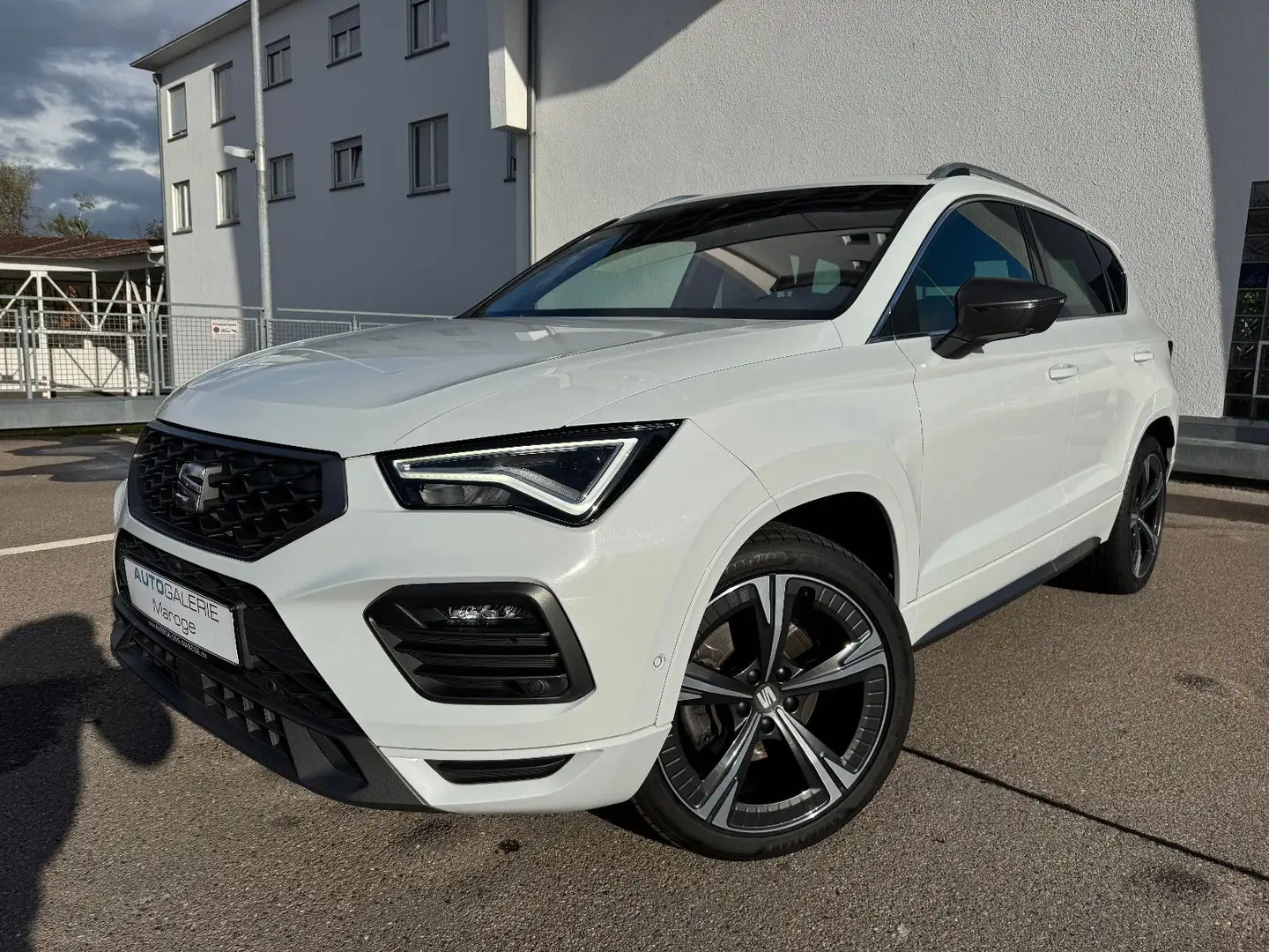 SEAT Ateca 2.0 TDI DSG FR 4Drive PANO/AHK/360°/ACC Blanc - 1