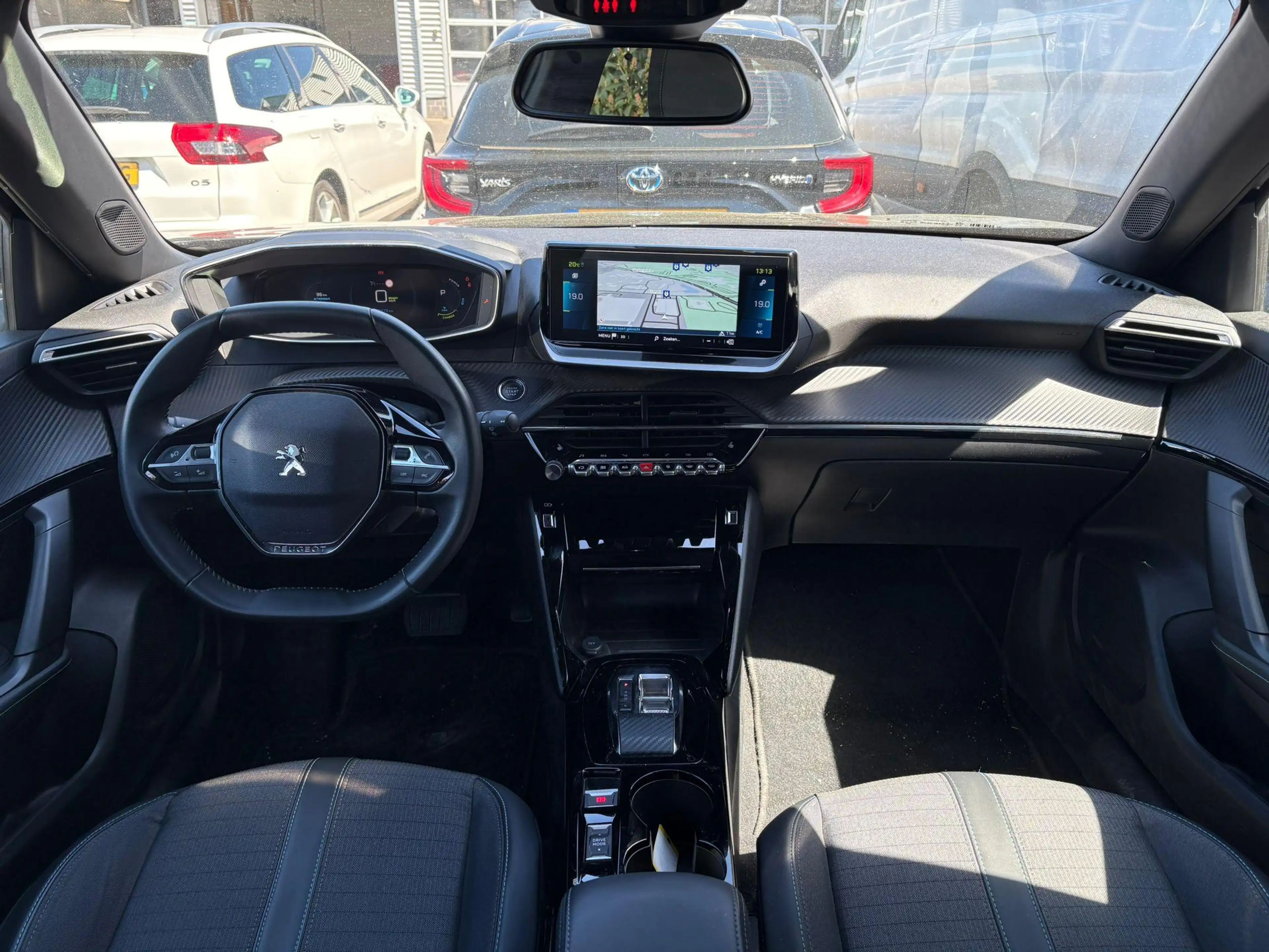 Peugeot e-2008 EV Allure Pack 50 kWh | Navigatie | Climate Contro — photo 14