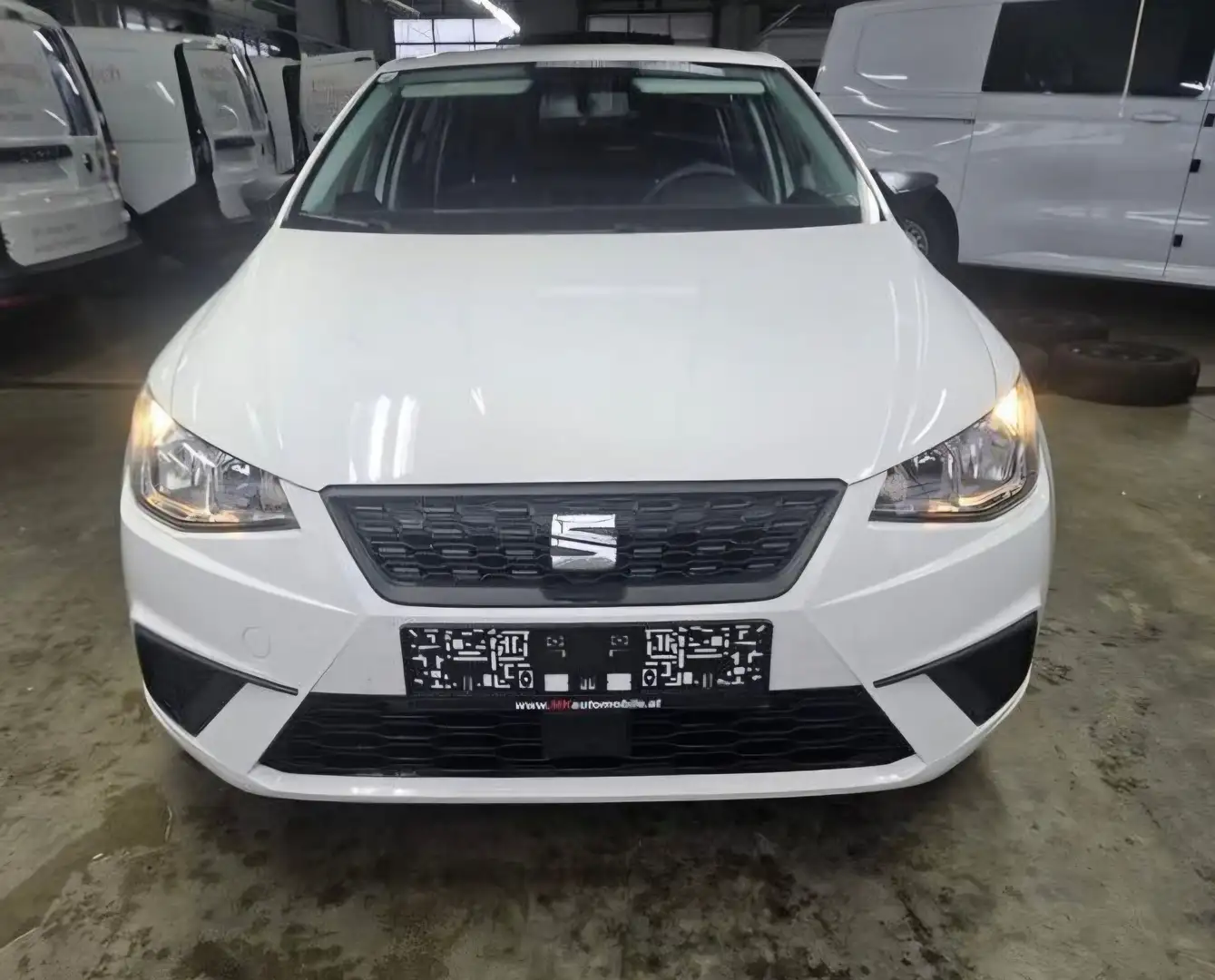 SEAT Ibiza Weiß - 2