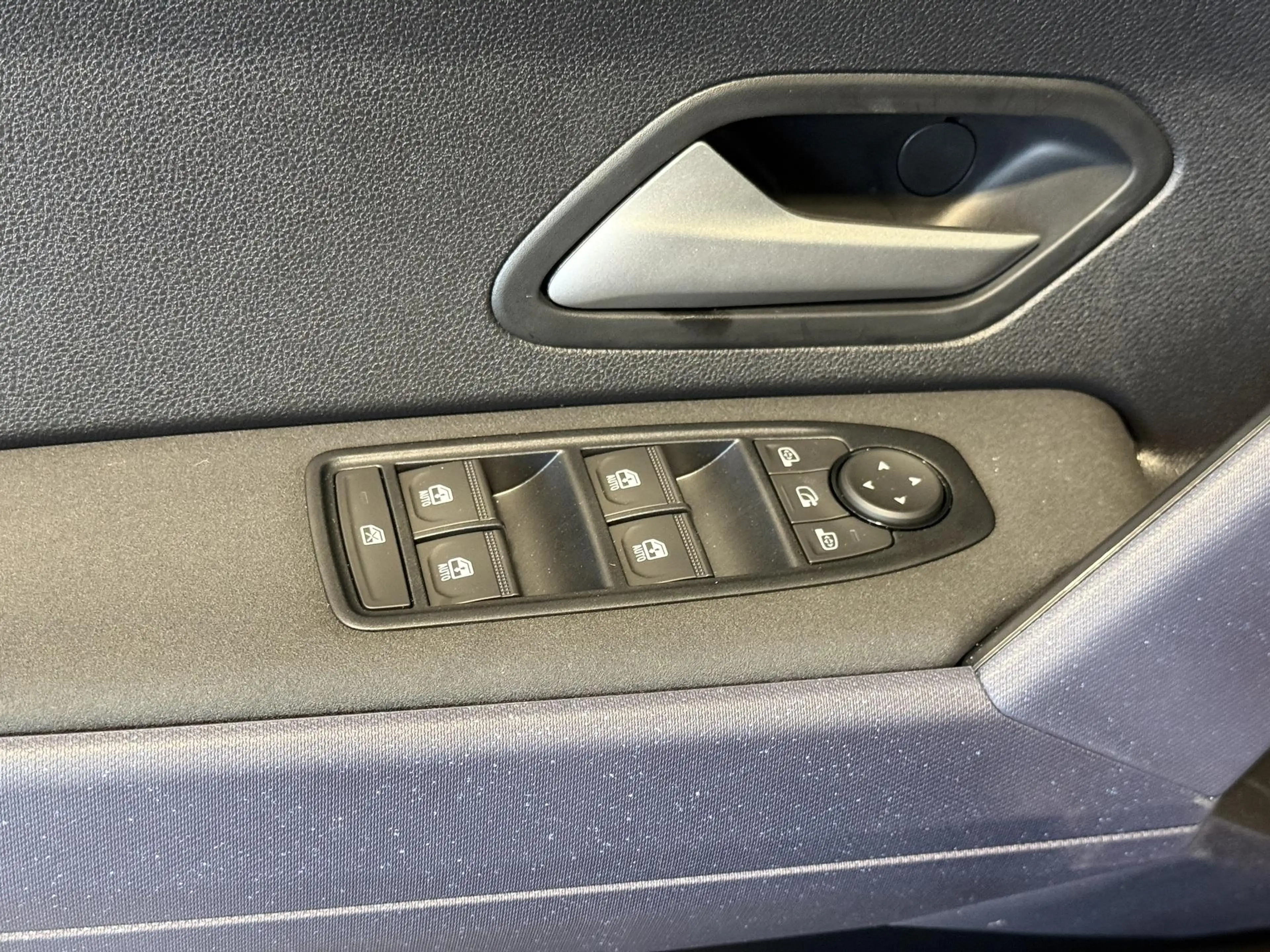 Dacia Bigster Expression 140 mild Hybrid 103 kW (140 PS) Radi... — photo 15