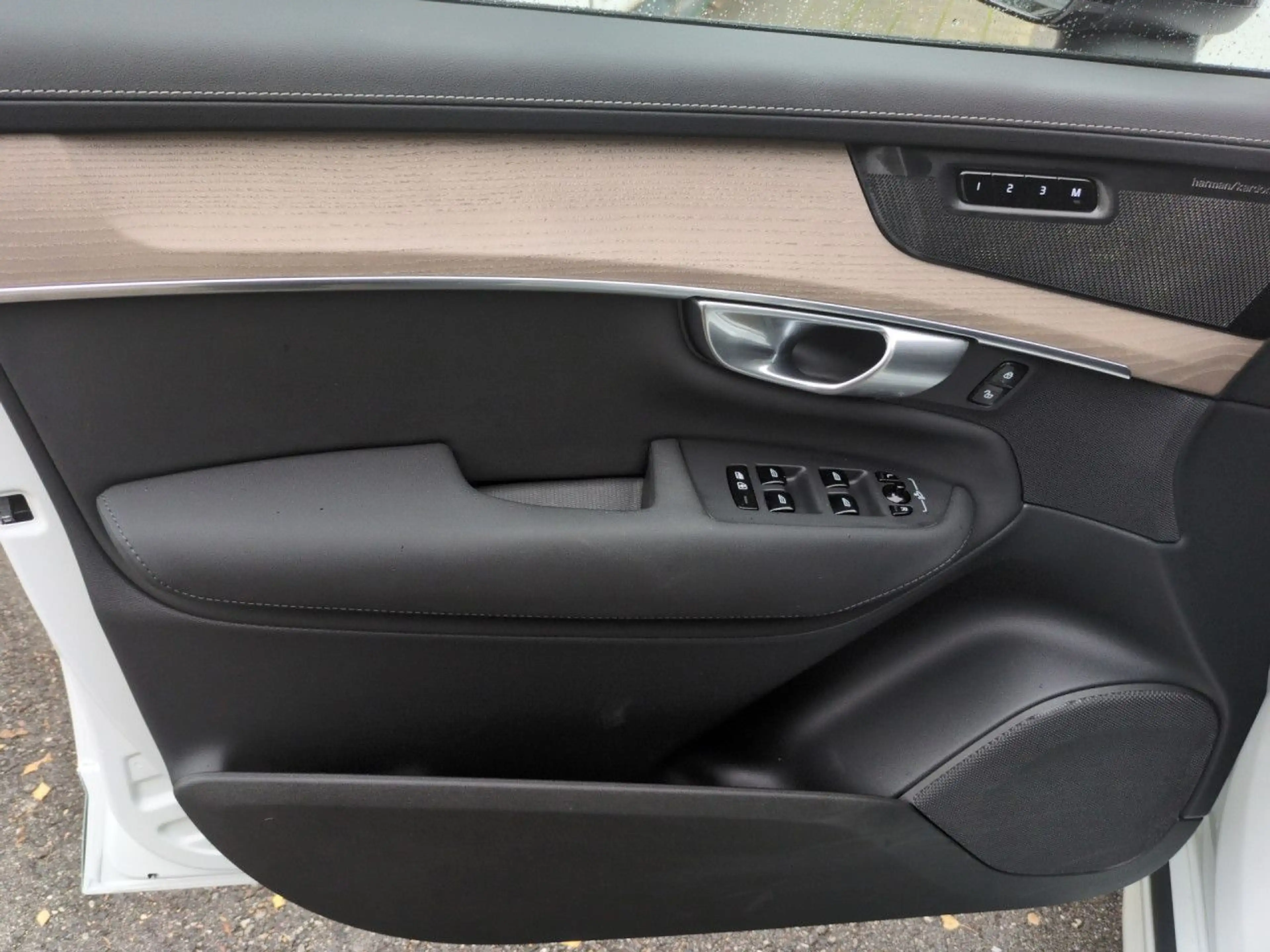 Volvo XC90 T8 Recharge Plus Dark Plug-In Hybrid AWD Navi — photo 13