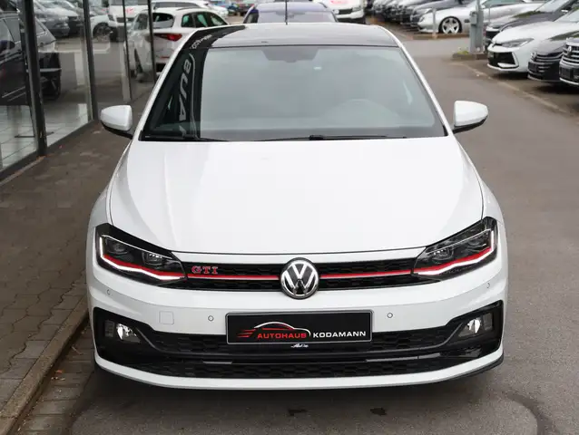 Volkswagen Polo view 4