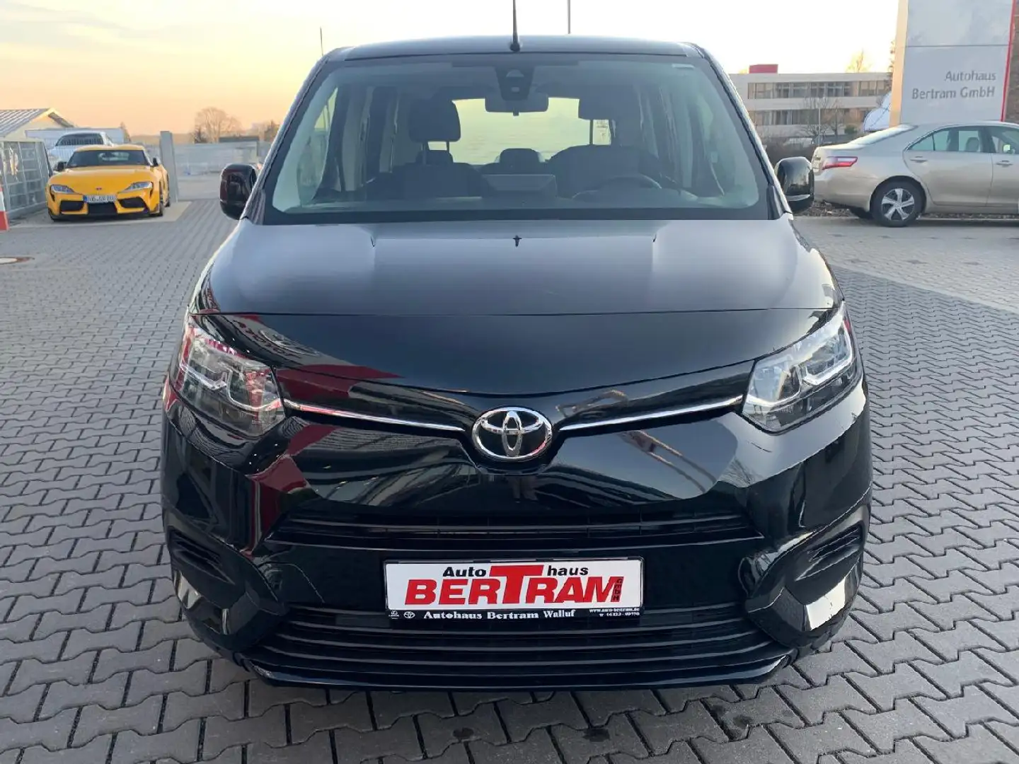 Toyota Proace L1 Shuttle Fekete - 2