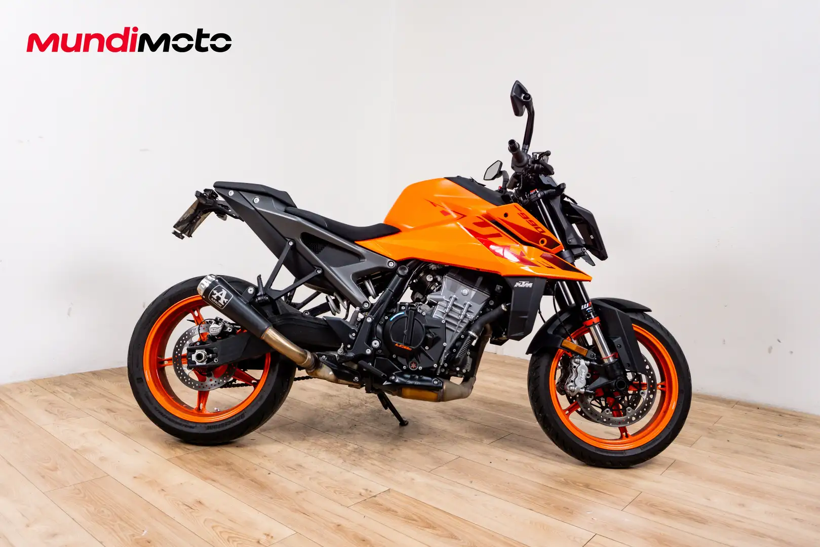 KTM 990 Super Duke - 1