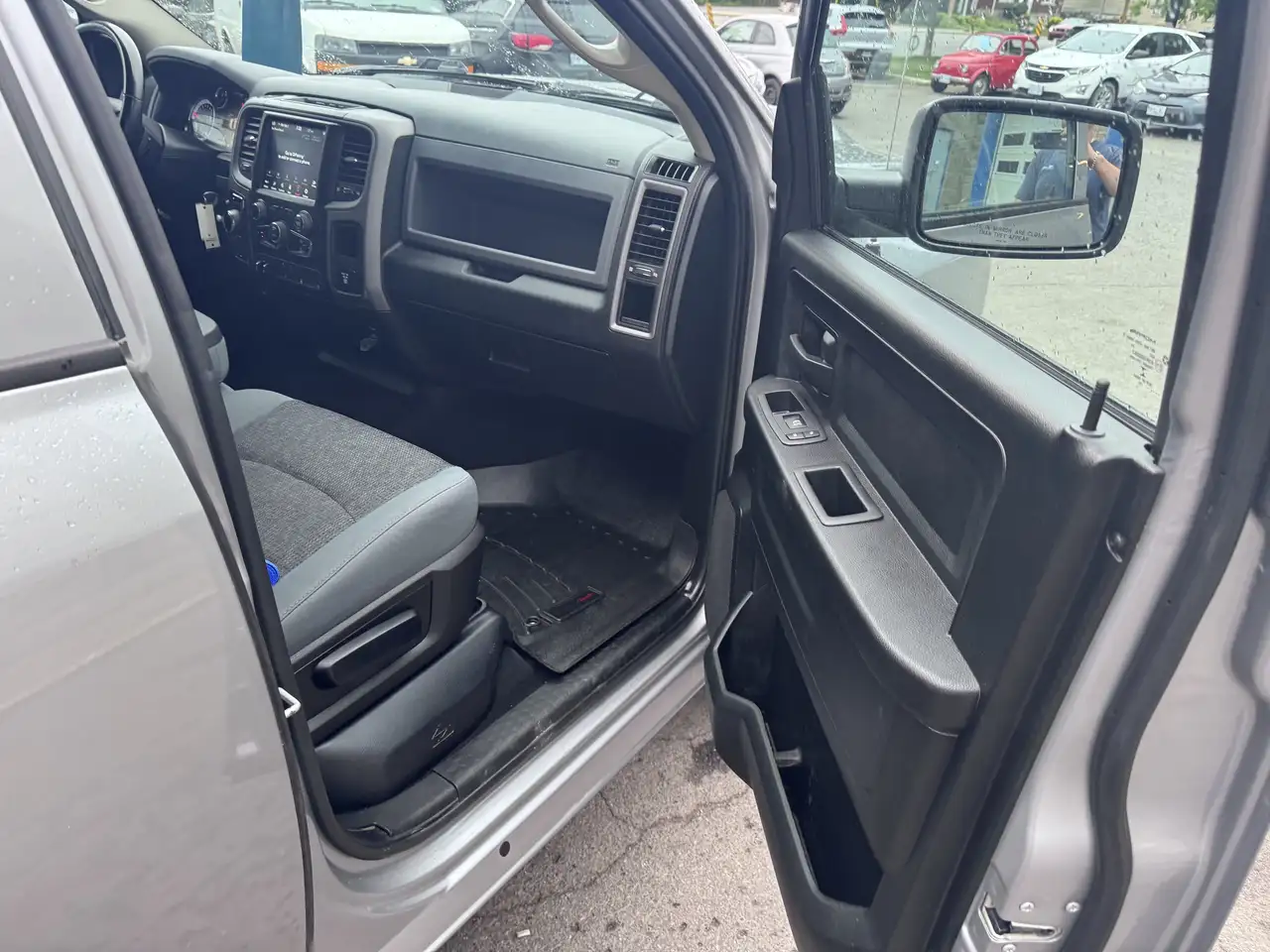 RAM 1500 снимка RAM 1500