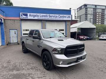 Express 4x4 Crew Cab 5'7" Box