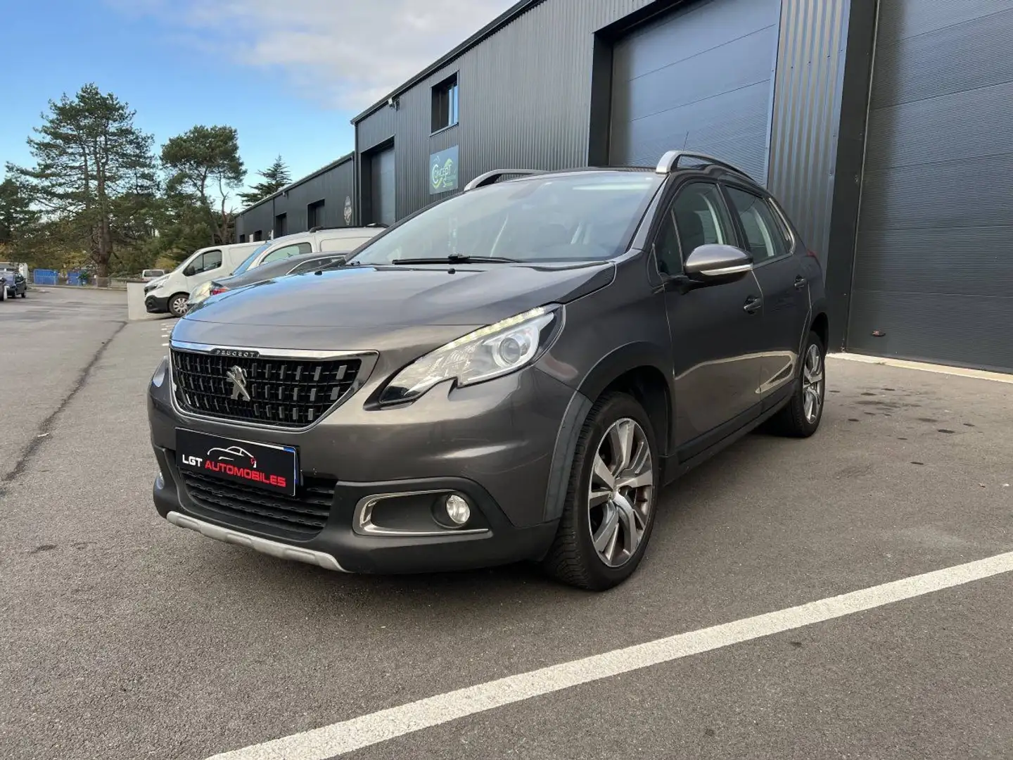 Peugeot 2008 1.6 BlueHDi 100ch Allure Grau - 1