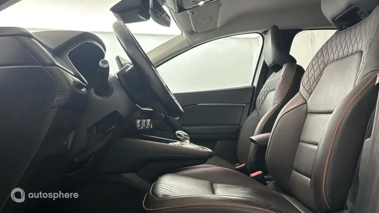 Renault Captur — photo 12