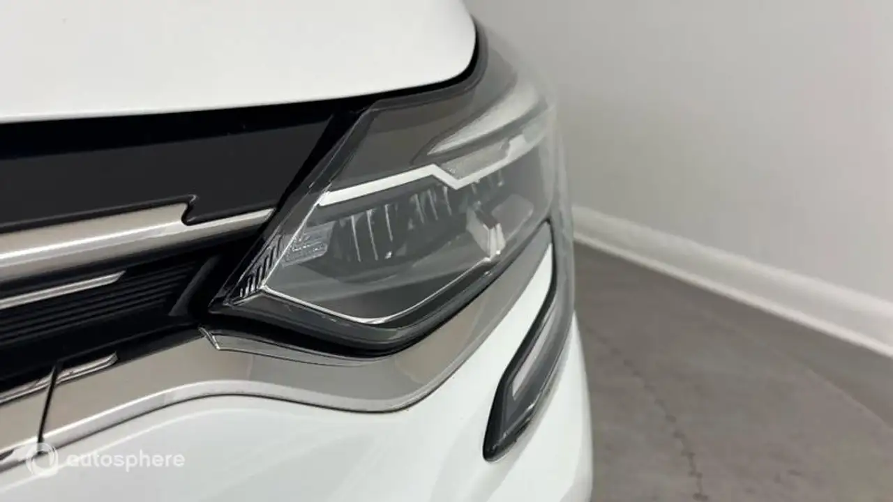 Renault Captur — photo 17