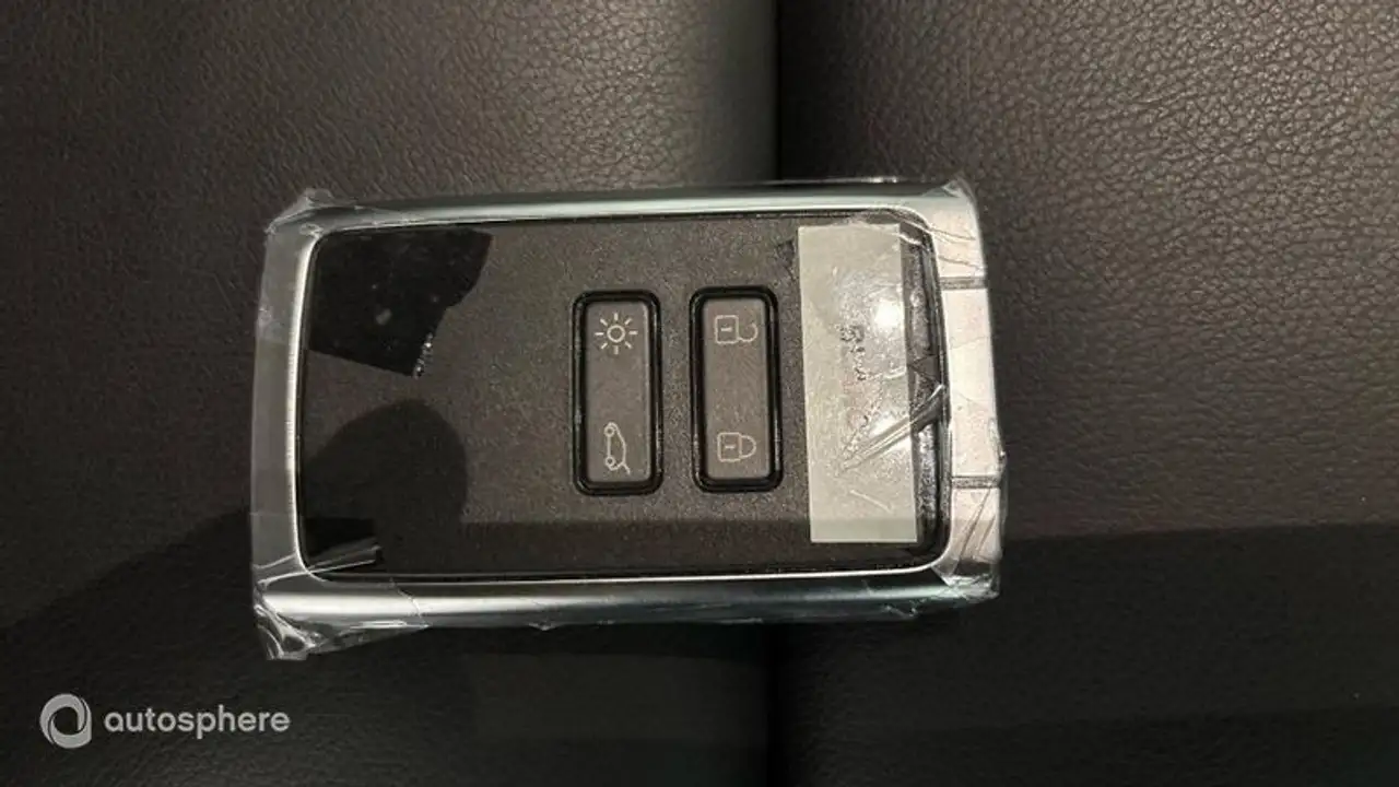 Renault Captur — photo 16