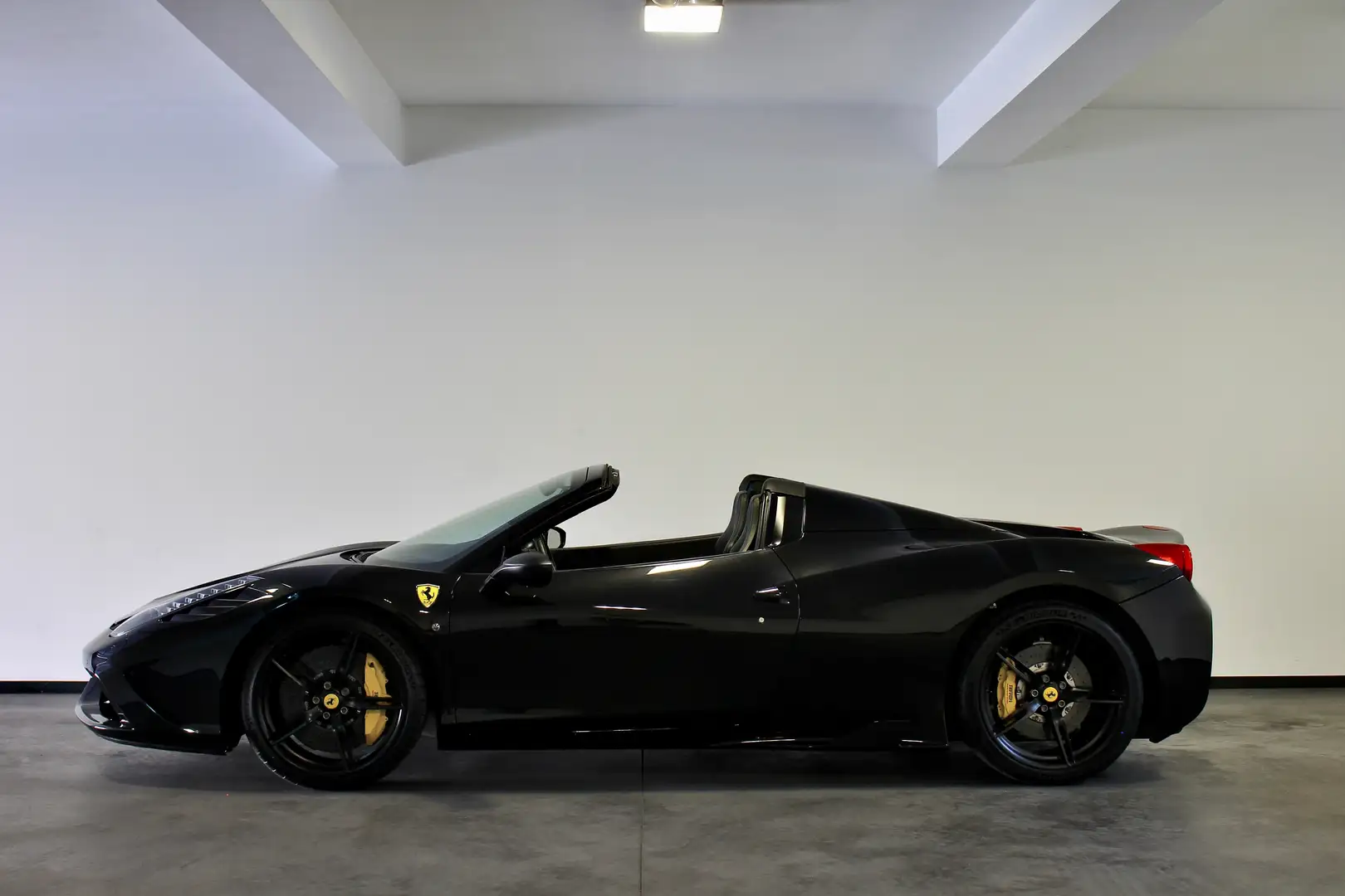 Ferrari 458 Speciale Apart package | Tailor made Fekete - 2