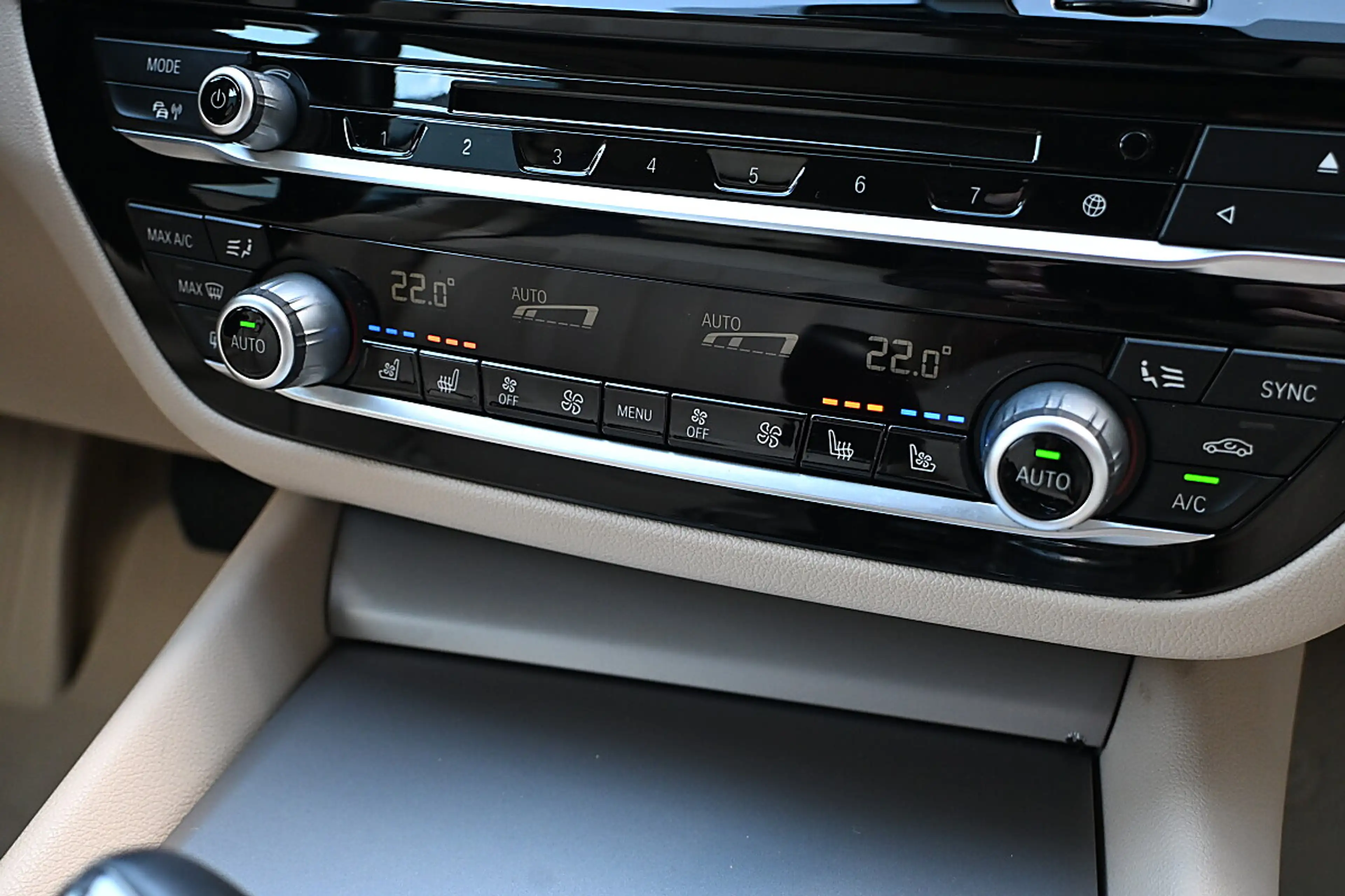 BMW 530 i Touring xDrive Aut. Komfortsitze, Sitzklima, ... — photo 13