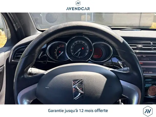 DS Automobiles DS 3 view 10