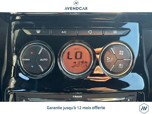 DS Automobiles DS 3 view 11