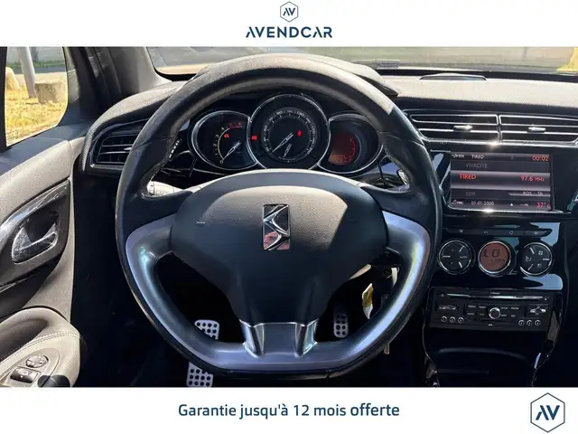 DS Automobiles DS 3 view 8