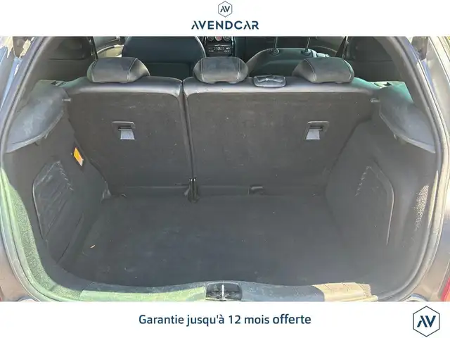 DS Automobiles DS 3 view 14