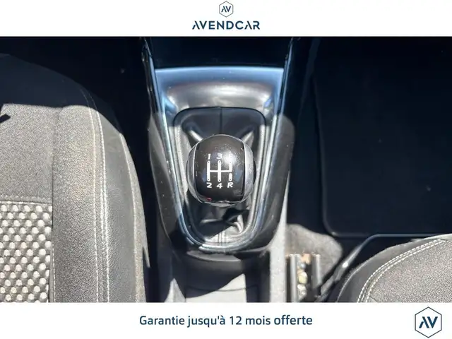 DS Automobiles DS 3 view 12