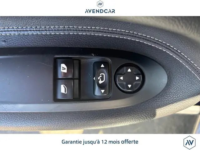 DS Automobiles DS 3 view 13