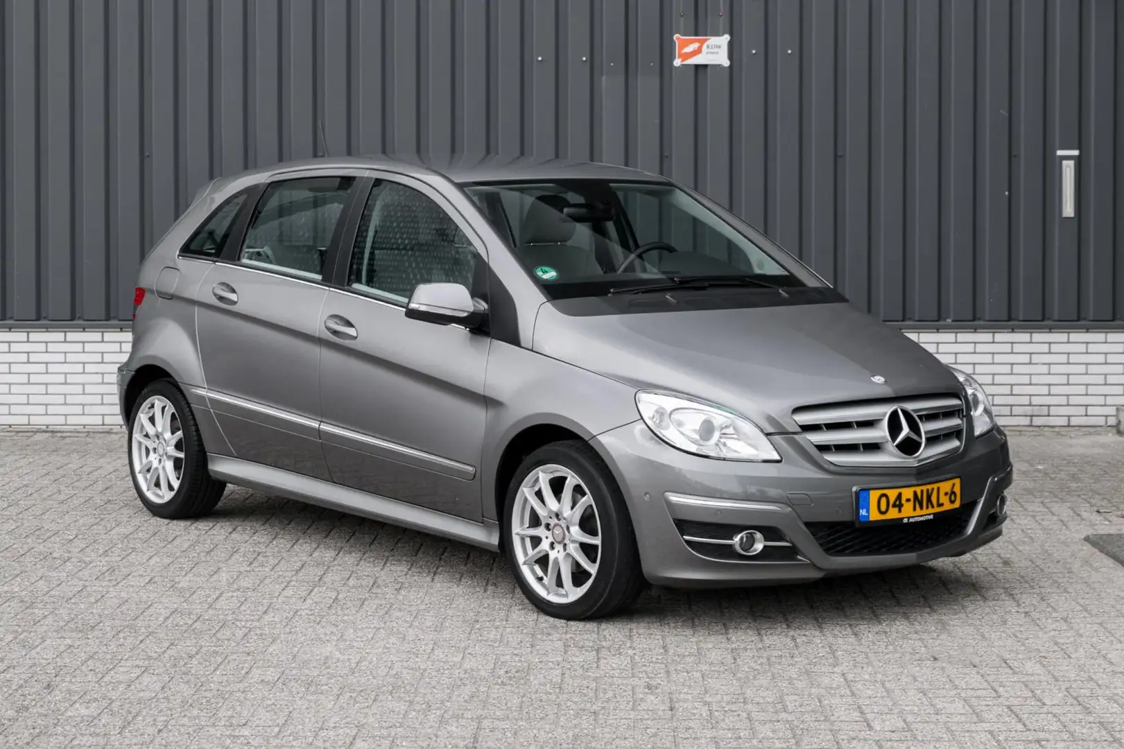 Mercedes-Benz B 180 Business Class*Automaat*Airco* Grijs - 2