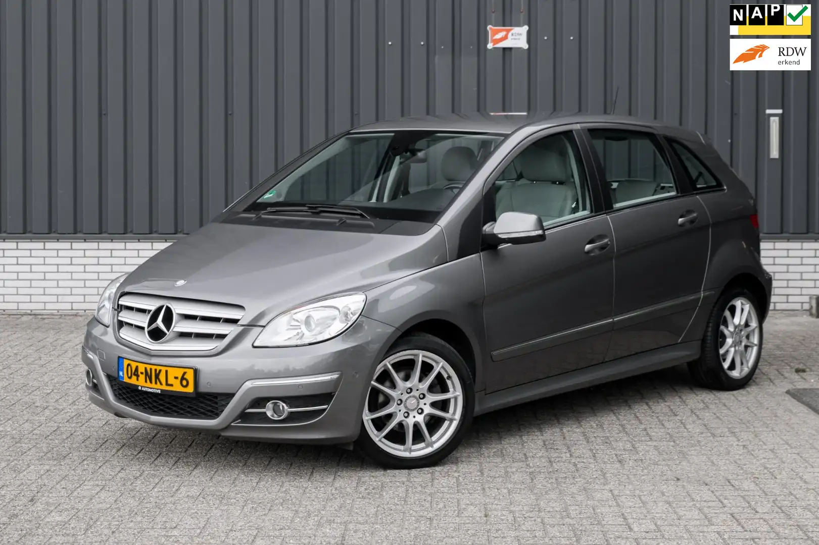 Mercedes-Benz B 180 Business Class*Automaat*Airco* Grijs - 1