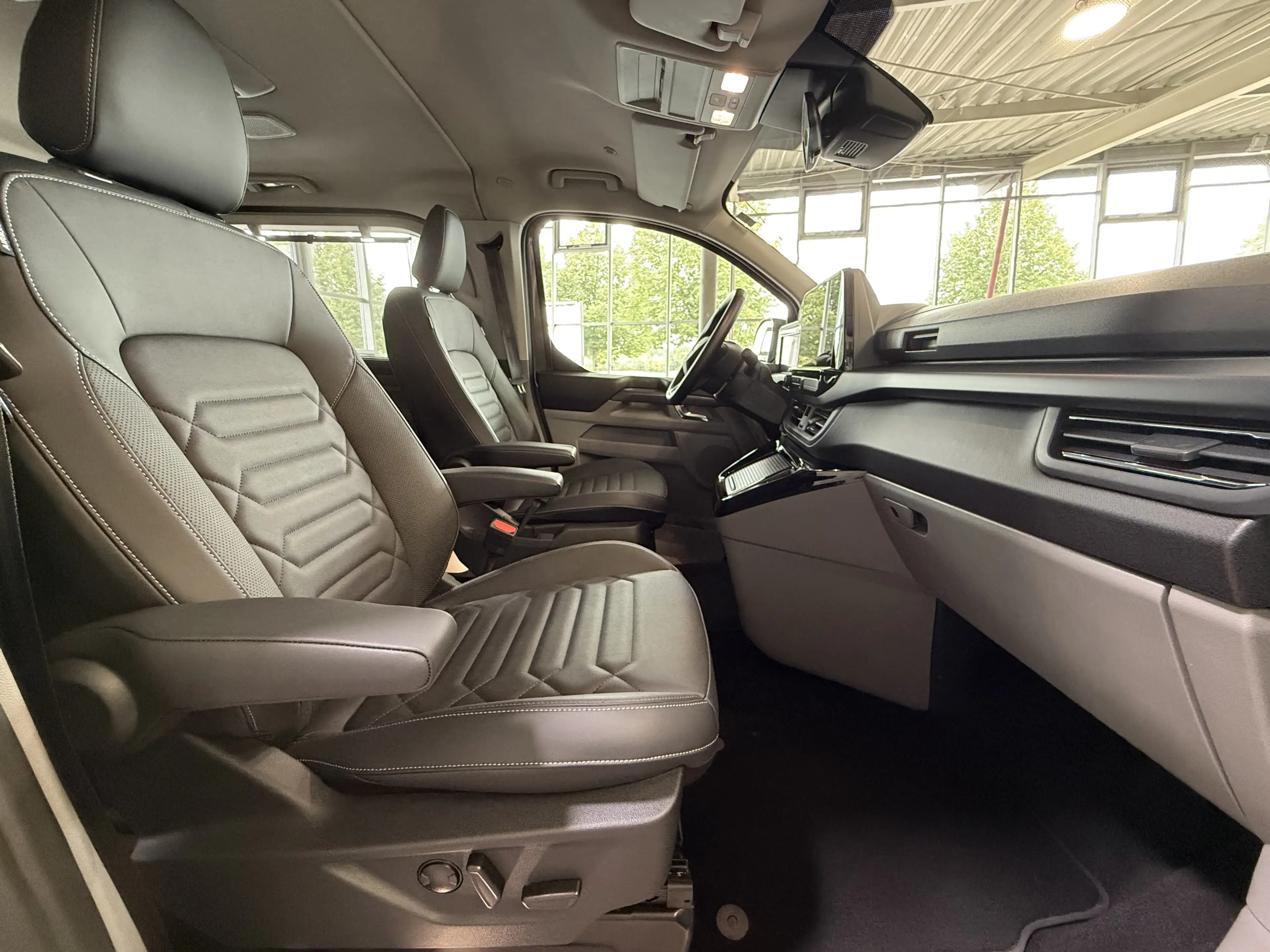 Ford Tourneo Custom Titanium ACC GJR TW LHZ CAM Leder — photo 15