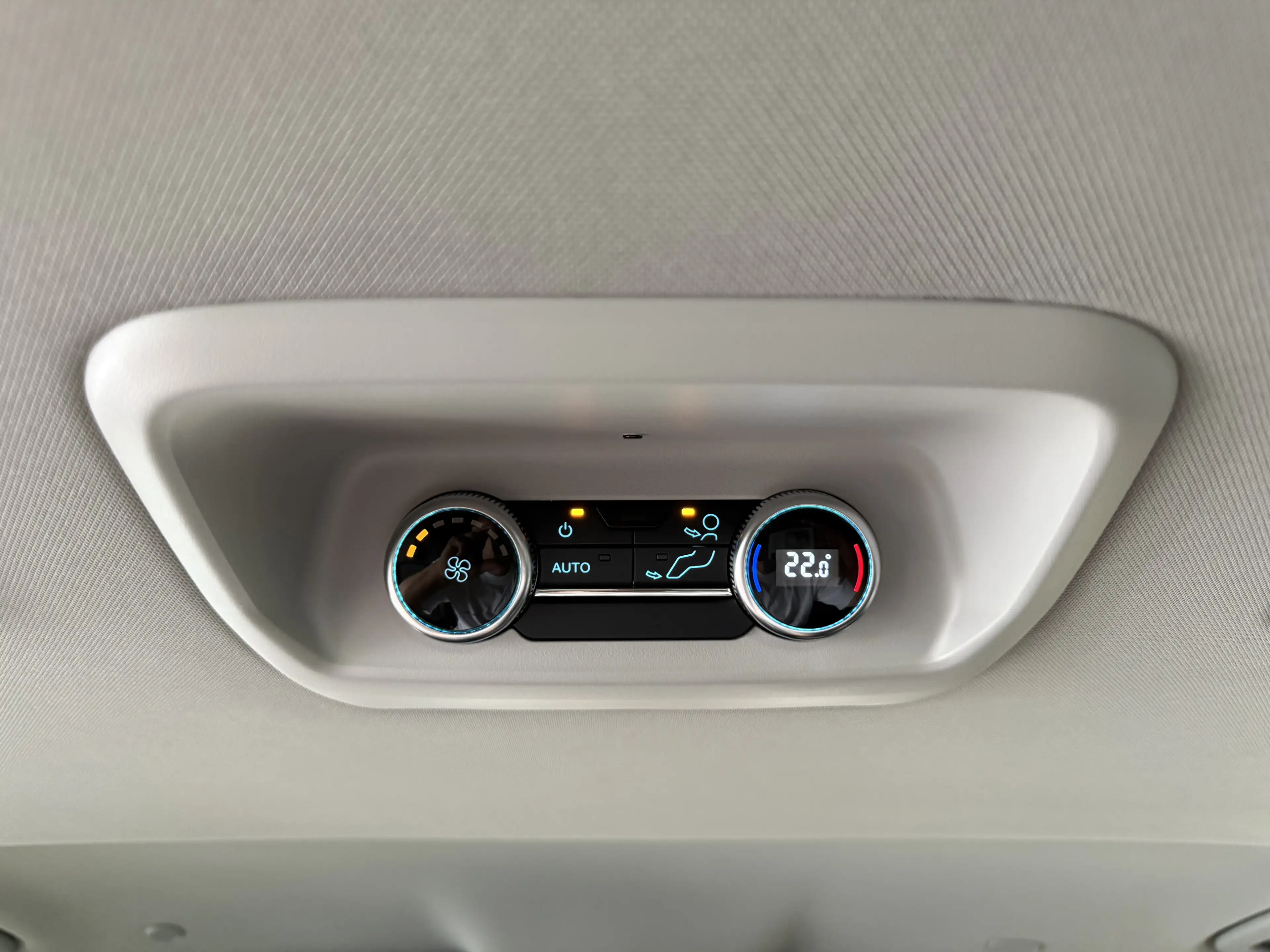 Ford Tourneo Custom Titanium ACC GJR TW LHZ CAM Leder — photo 23